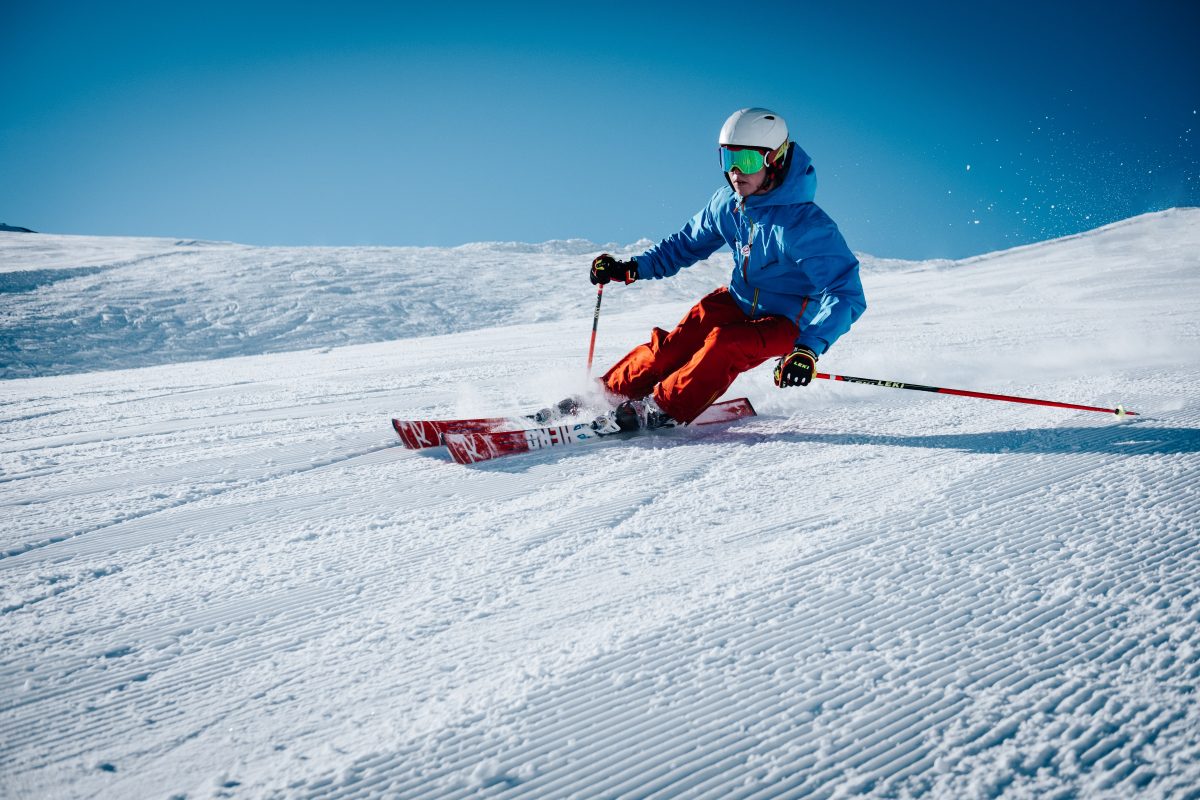 fazer esqui nos Alpes suíços
