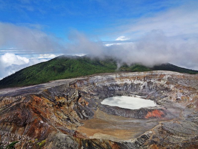 Reabriu o fabuloso Poás Volcano National Park na Costa Rica