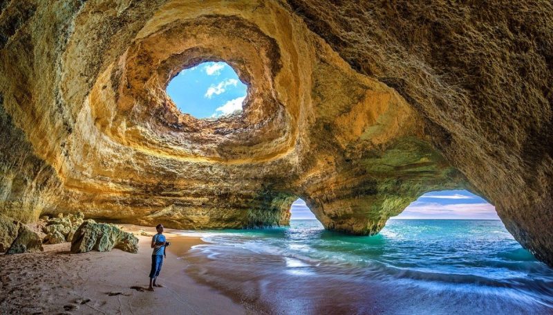 O Algarve das praias-paraíso e o Algarve da cultura e da história