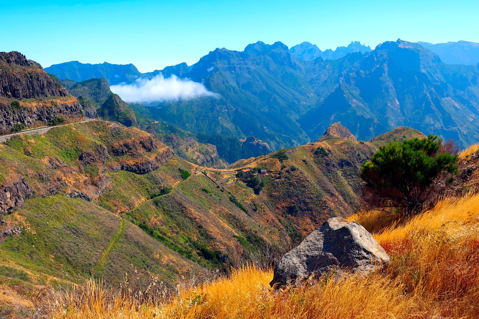 5 razões para ir aos Açores ou à Madeira ainda este ano