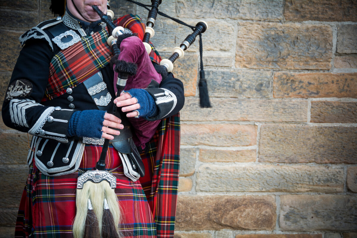 Playing,The,Bagpipes,On,Streets,Of,Edinburgh