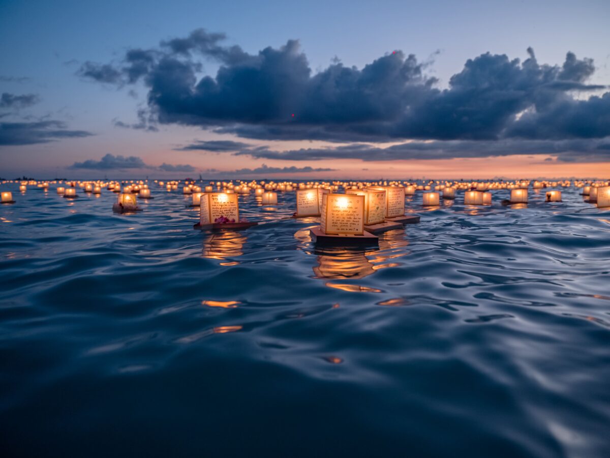 Festival Lanternas Flutuantes do Havaí
