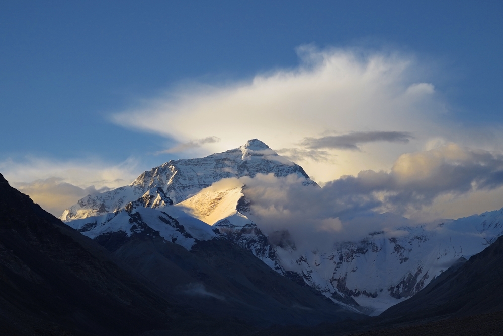 Monte Everest / cukoonee / Shutterstock